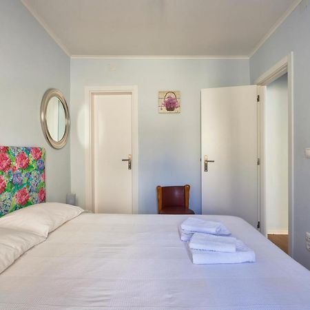 Elegant Riverview Apartment In Historical Lisboa Eksteriør bilde