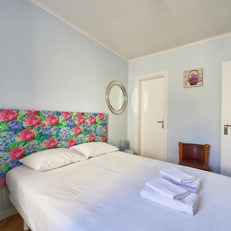 Elegant Riverview Apartment In Historical Lisboa Eksteriør bilde