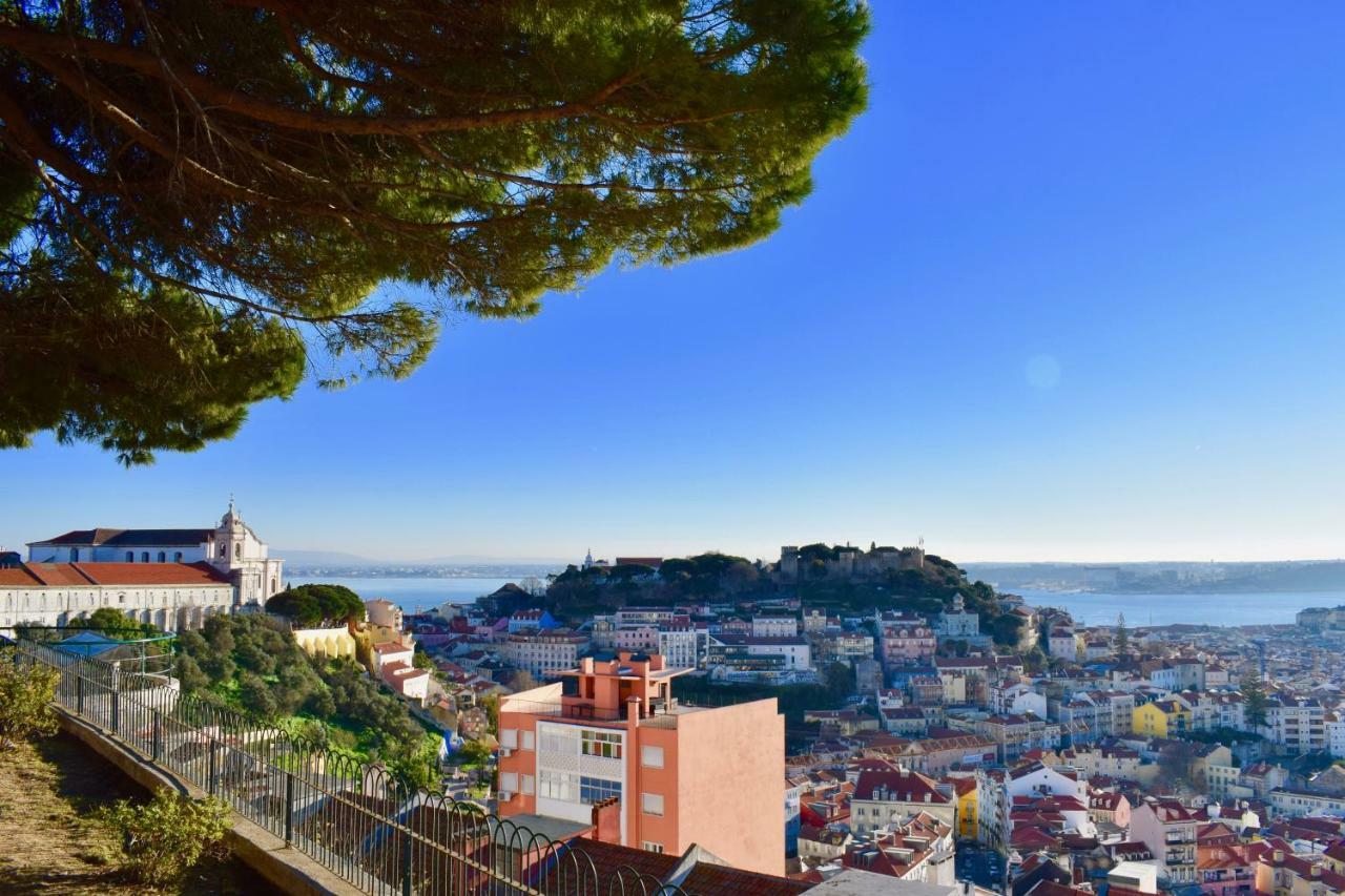 Elegant Riverview Apartment In Historical Lisboa Eksteriør bilde