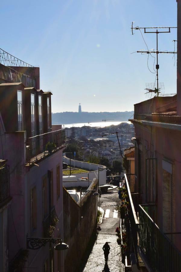 Elegant Riverview Apartment In Historical Lisboa Eksteriør bilde