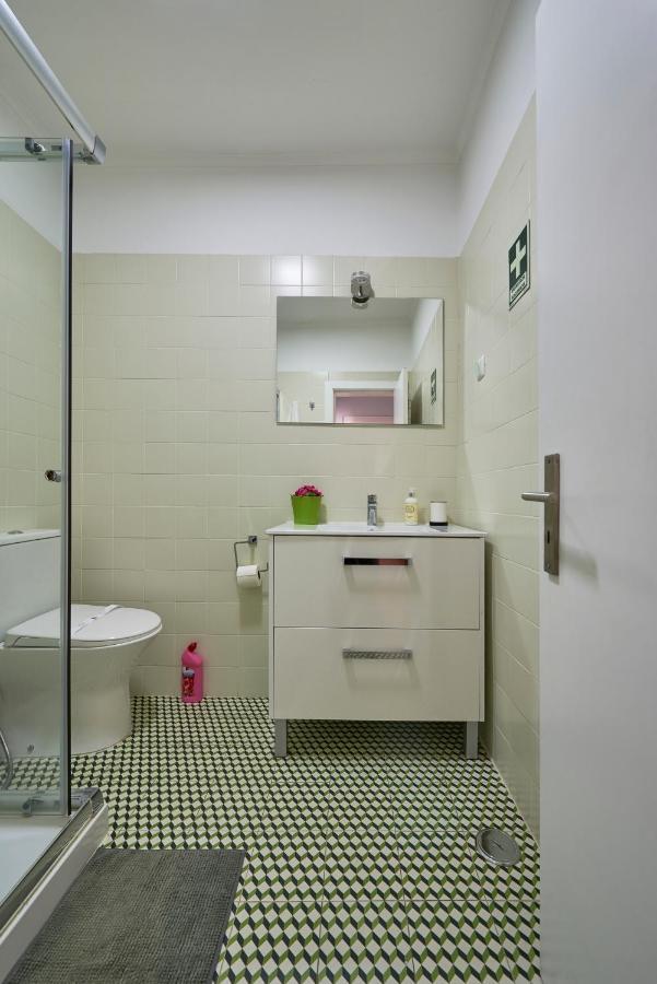 Elegant Riverview Apartment In Historical Lisboa Eksteriør bilde