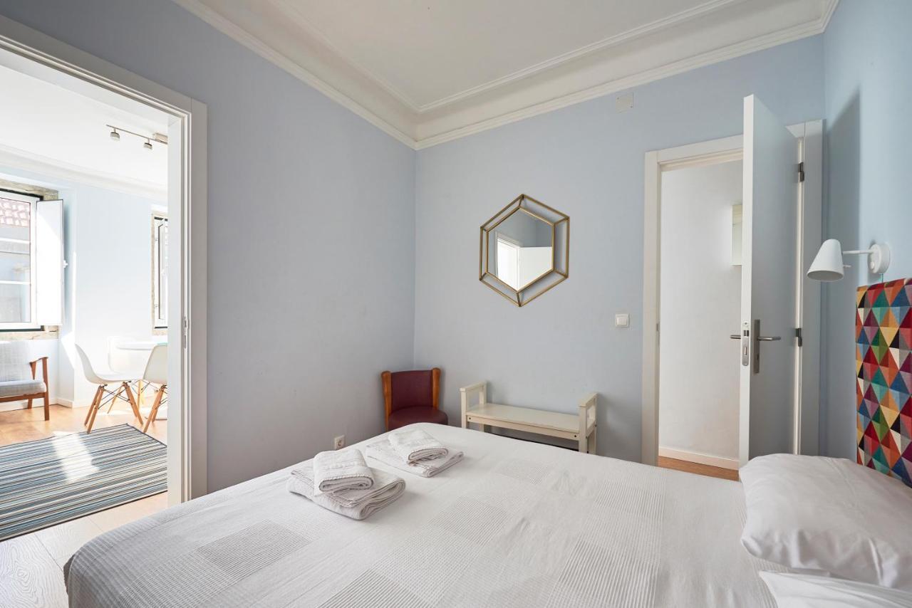 Elegant Riverview Apartment In Historical Lisboa Eksteriør bilde