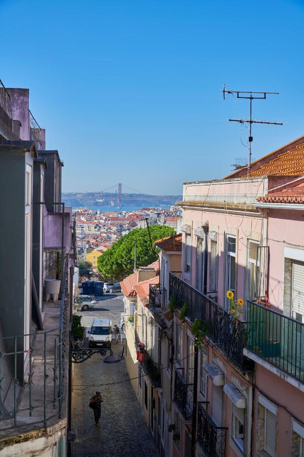 Elegant Riverview Apartment In Historical Lisboa Eksteriør bilde
