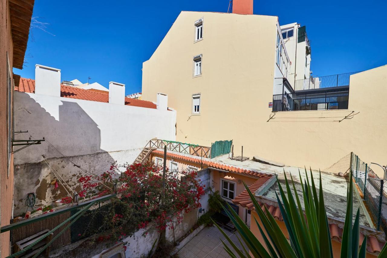 Elegant Riverview Apartment In Historical Lisboa Eksteriør bilde