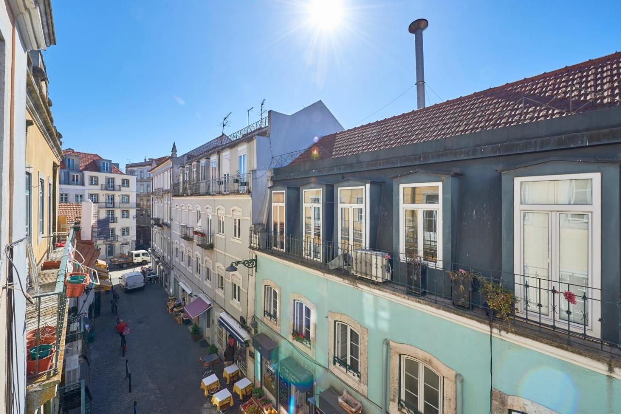 Elegant Riverview Apartment In Historical Lisboa Eksteriør bilde