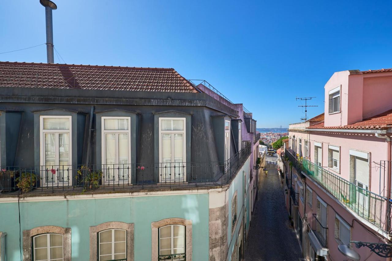 Elegant Riverview Apartment In Historical Lisboa Eksteriør bilde