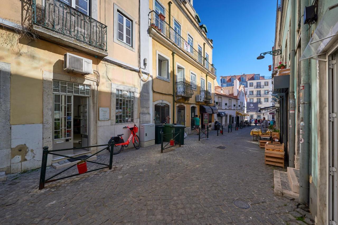 Elegant Riverview Apartment In Historical Lisboa Eksteriør bilde